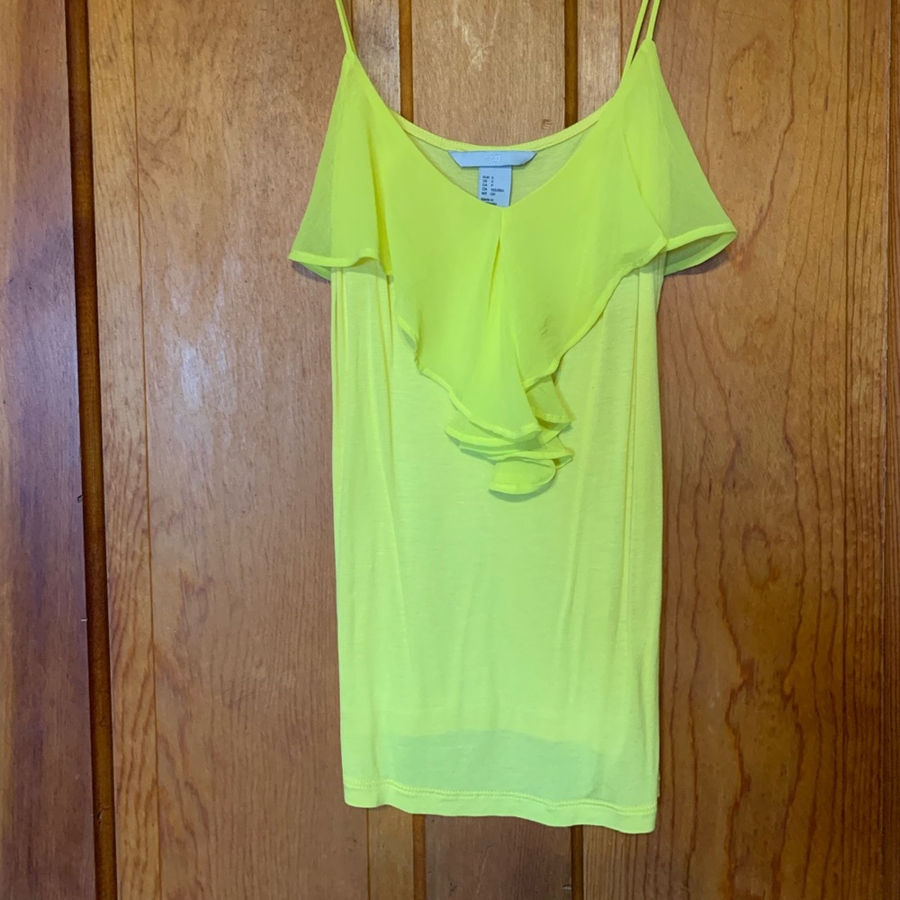 Super stylish & sexy H&M yellow top! Worn twice!